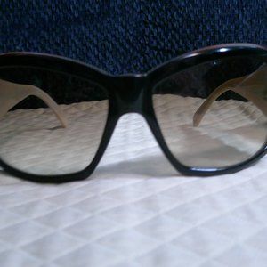 Refurbished Authentic Versace Sunglasses with Case MOD 4069-B